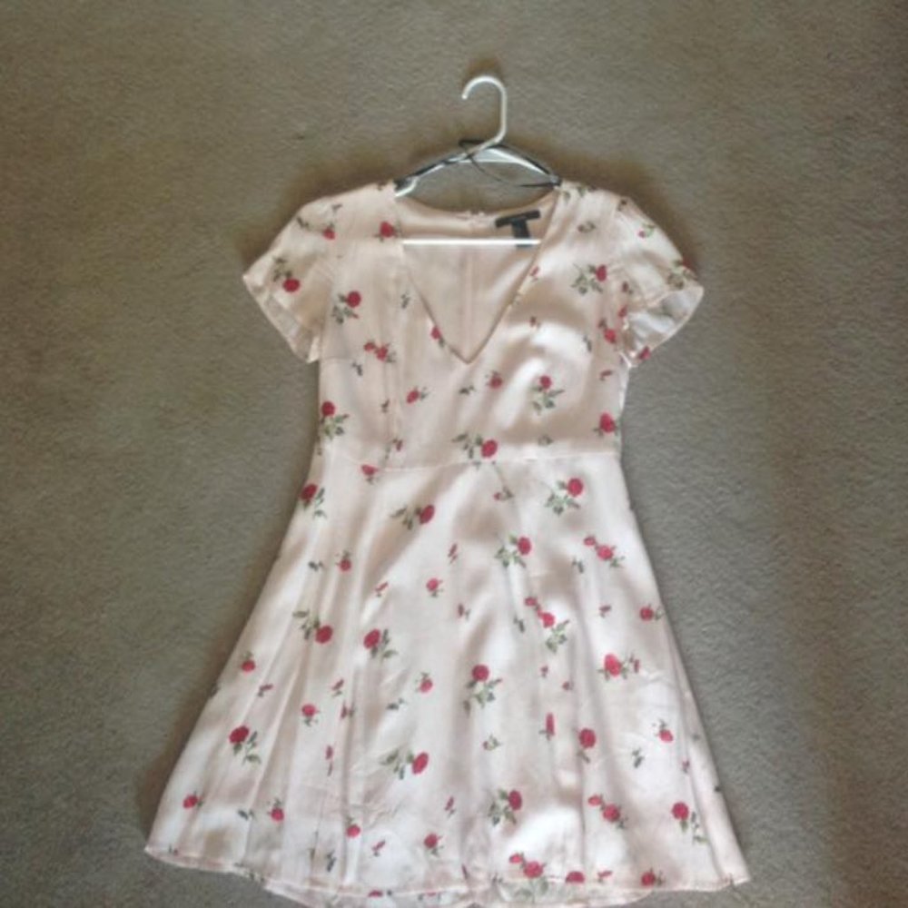 Forever 21 Womens Floral Short Sleeve V-Neck Dress - Picture 1 of 3